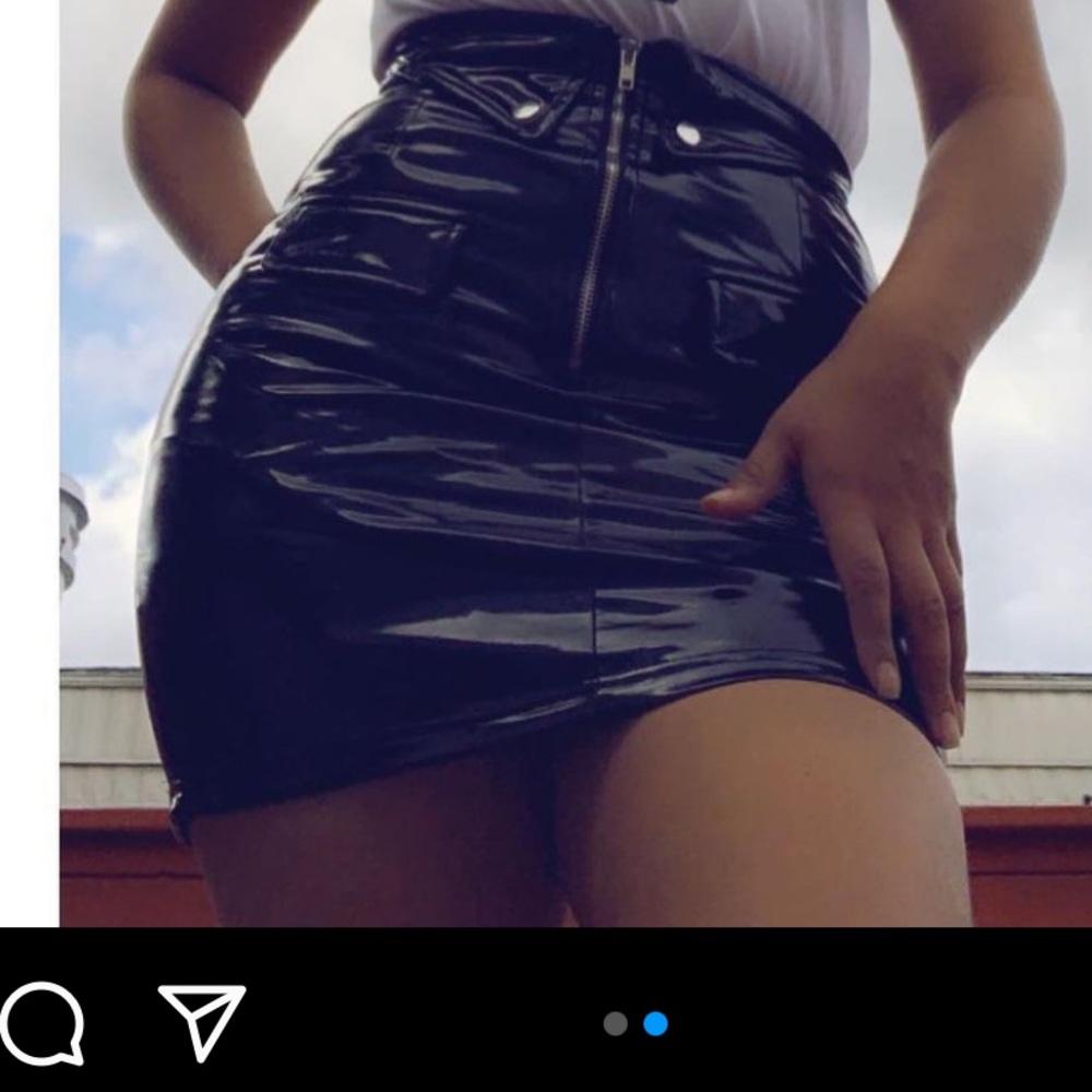 Faux leather mini skirt